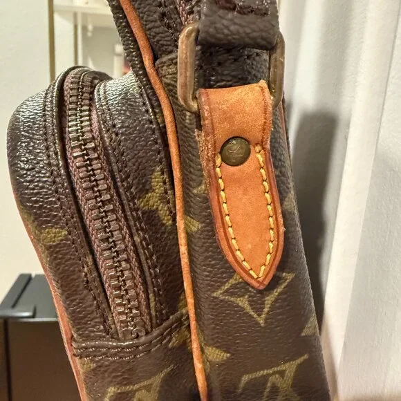 Louis Vuitton Vintage Amazon Crossbody - Picture 5 of 16